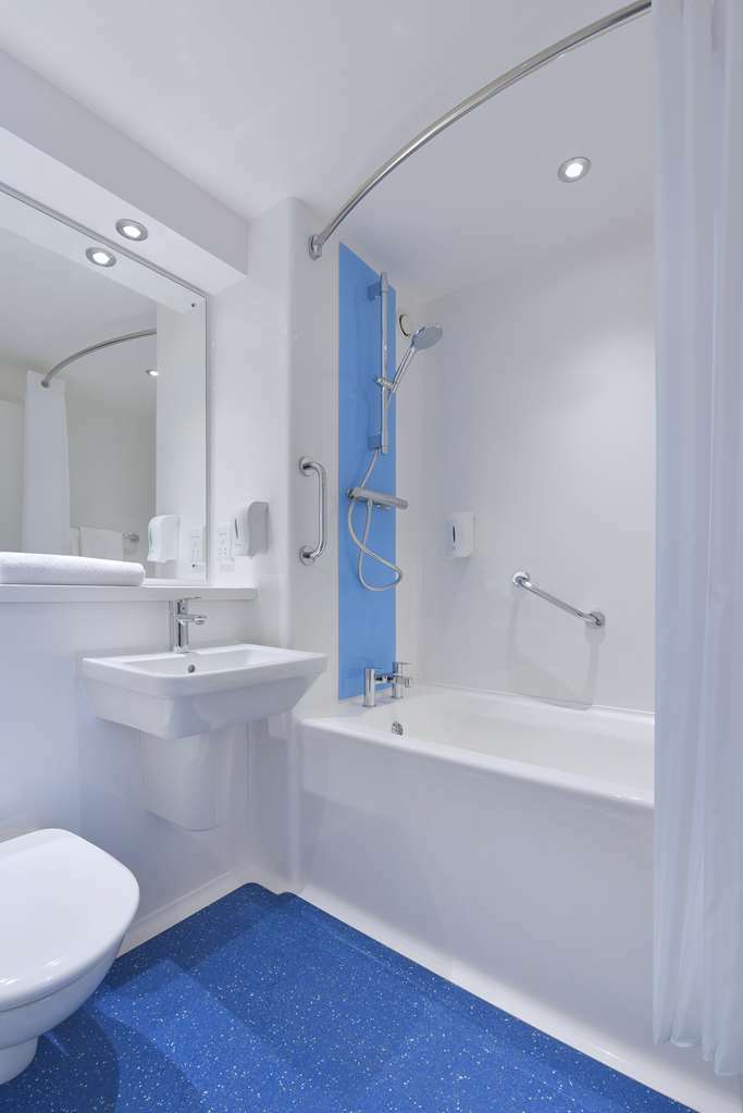 Travelodge Mitchell Lane 3*