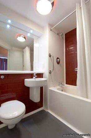 Travelodge Mitchell Lane Bristol